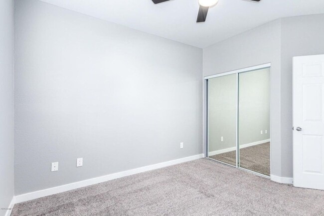 Building Photo - 3 bed remodeled  Old Town condo w/garage