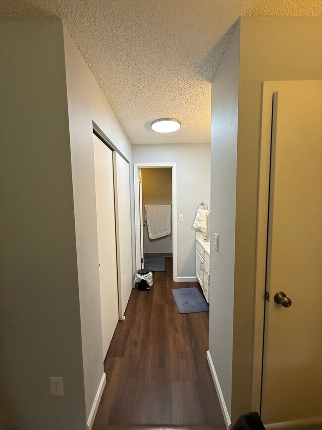 Building Photo - Spacious 2bd/2ba Condo- Lakewood CO, Available 7/10/26!