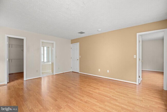 Building Photo - 64 Spring Lake Dr