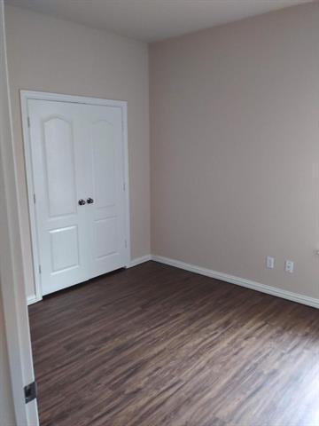 Building Photo - 9017 Racquet Club Dr