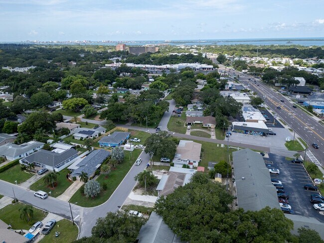 Building Photo - 1156 Angle Rd
