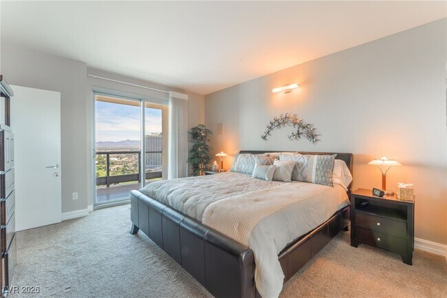 Building Photo - 322 Karen Ave