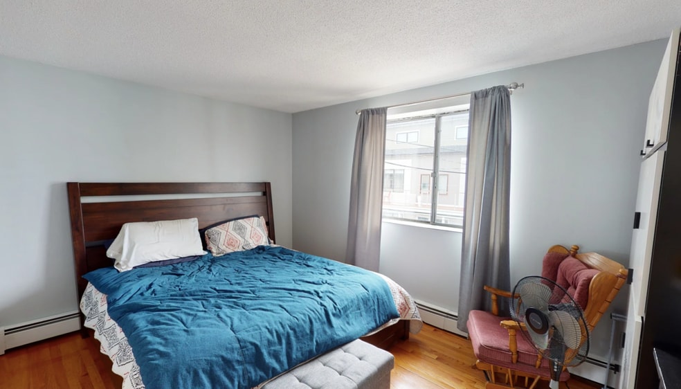 Building Photo - 41 Cross St