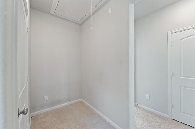 Building Photo - 11909 Eastgrove Park Way