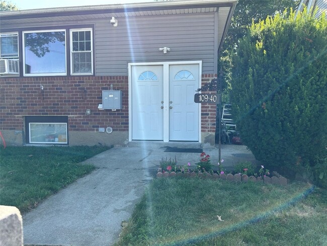Building Photo - 109-40-109221 Street