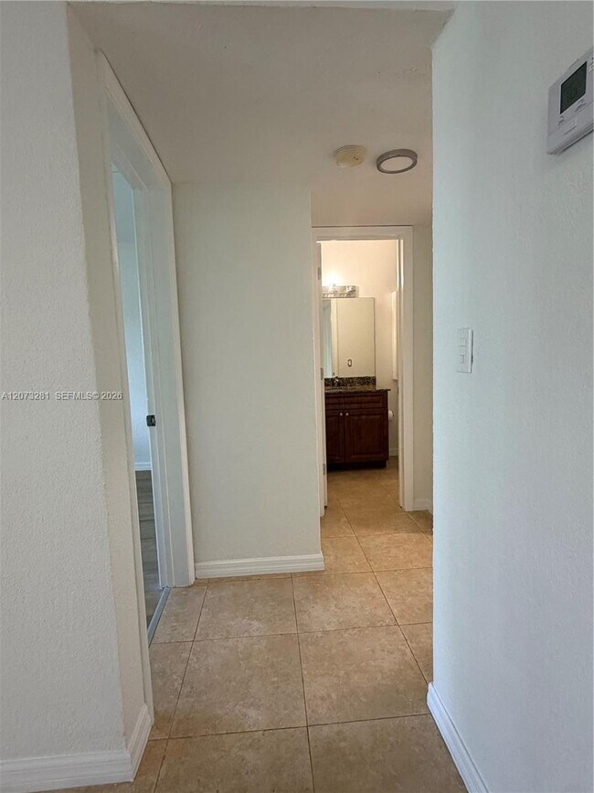 Building Photo - 14500 SW 88th Ave