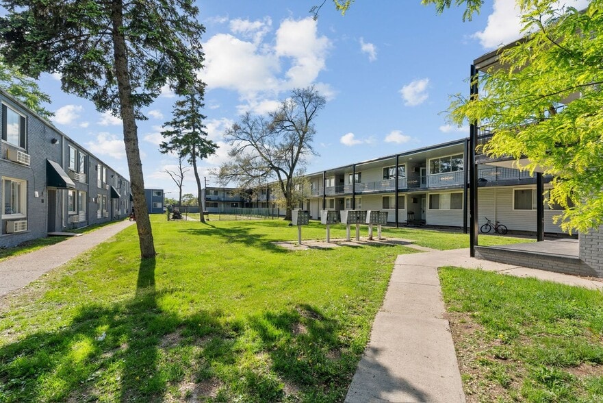 Interior Photo - Terrace Court