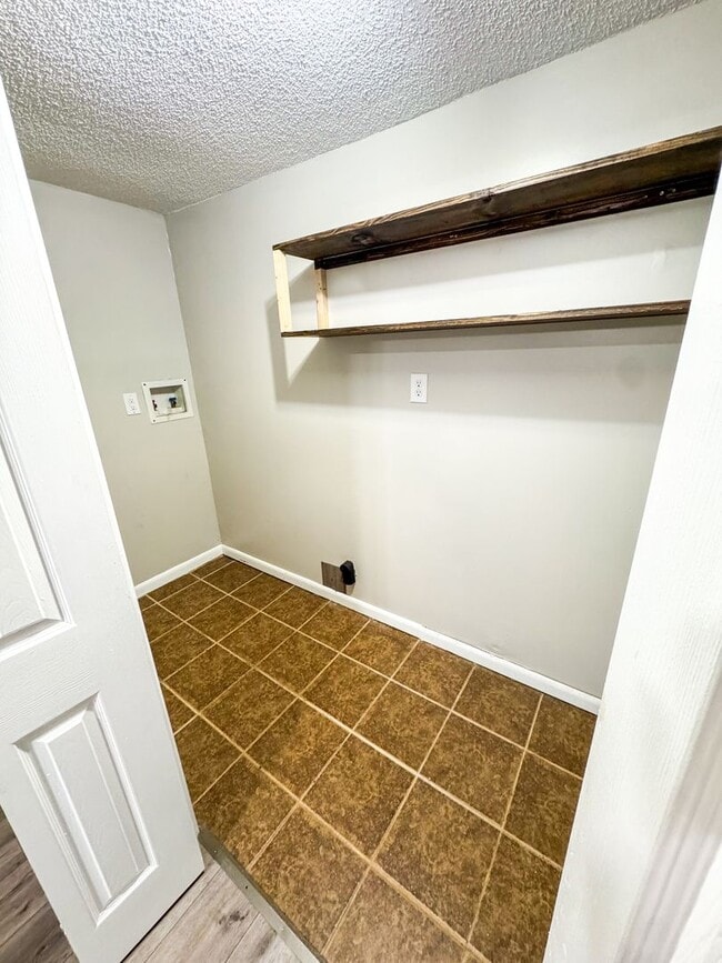 Building Photo - Spacious 4 Bedroom & 3 Bath Home in the Heart of Jacksonville, AL!