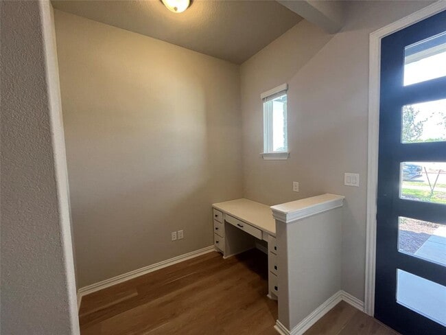 Building Photo - 145 Great Sequoia Ln