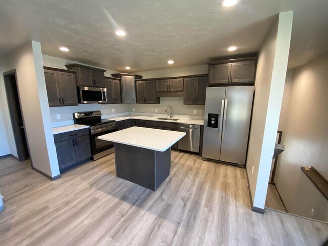 Building Photo - 216 S Elmwood Ave