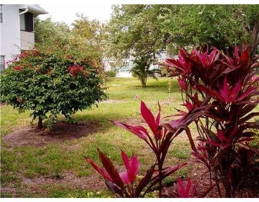 Building Photo - 452 Durham O