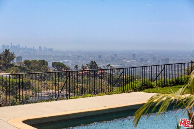 Building Photo - 1622 Tower Grove Dr