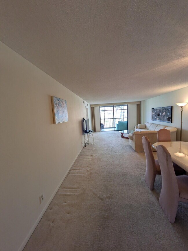 Building Photo - 4725 Lucerne Lakes Blvd E