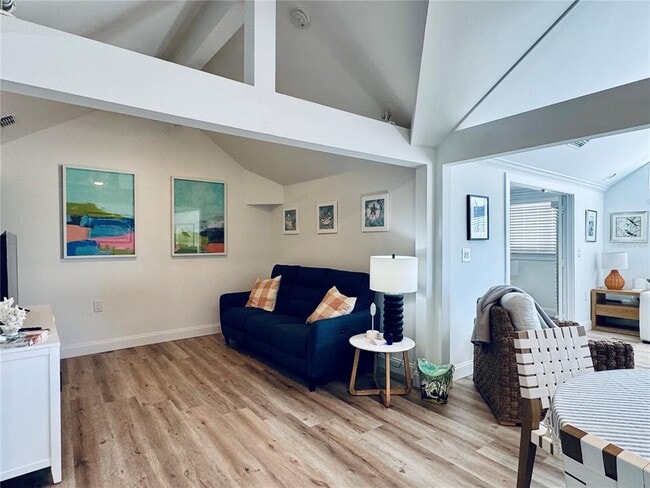 Building Photo - 701 Broadway St