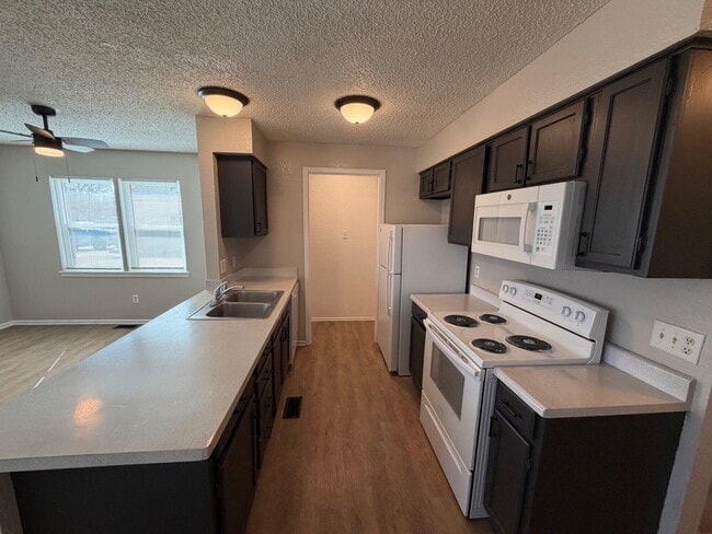 Building Photo - 9604 Elgin Ave