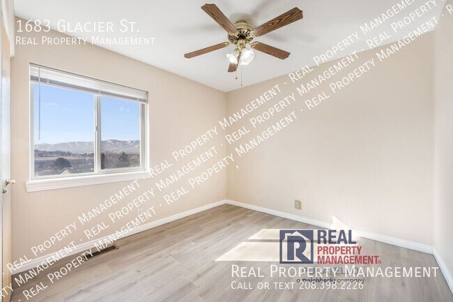 Building Photo - 1683 Glacier St