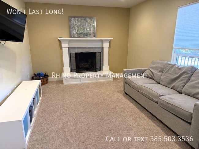 Building Photo - 7686 Mountain Estates Dr