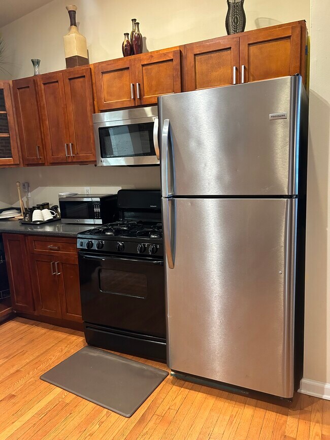 Kitchen - 1509 Ramsay St