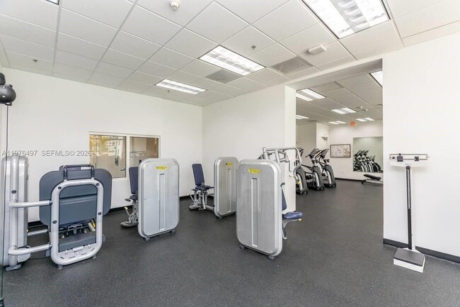 Building Photo - 1200 Brickell Bay Dr