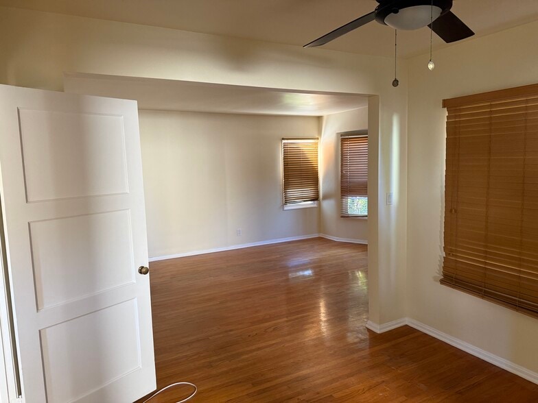 Building Photo - 12106 Clarkson Rd