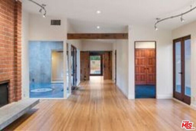 Building Photo - 16141 Bayberry Pl