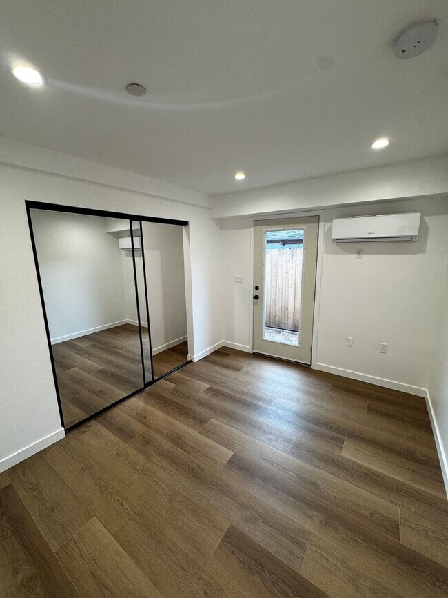 Building Photo - 5506 Barton Ave