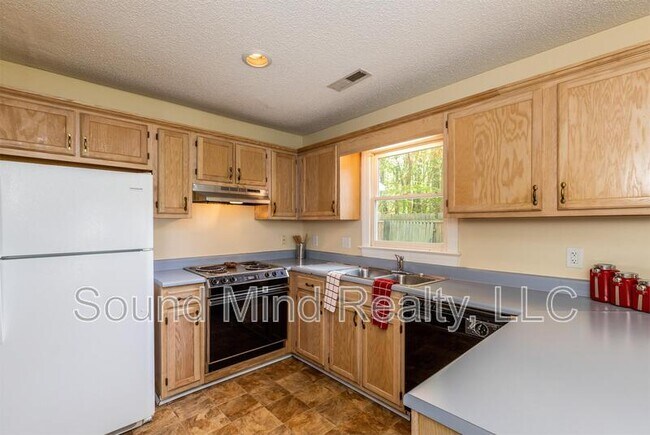 Building Photo - 1532 Briar Glenn Rd