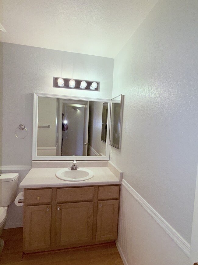Building Photo - 8010 N Siskiyou Dr