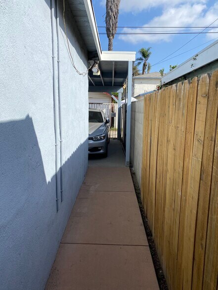 Building Photo - 3676 3rd Ave