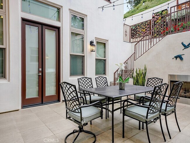 Building Photo - 75 Marbella