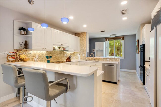Building Photo - 13636 Deering Bay Dr