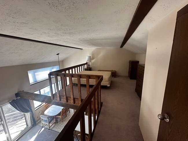 Building Photo - 2 bed plus large loft! All utilities inclu...