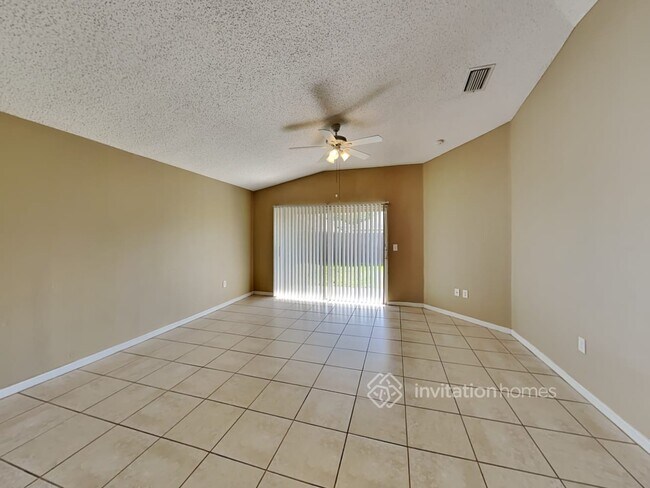 Building Photo - 563 Lindsay Anne Ct