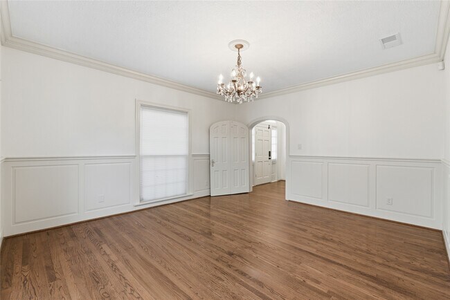 Building Photo - 6666 Fairfield St