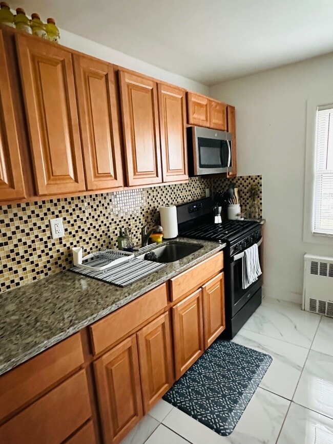 Building Photo - 9 Millers Ln