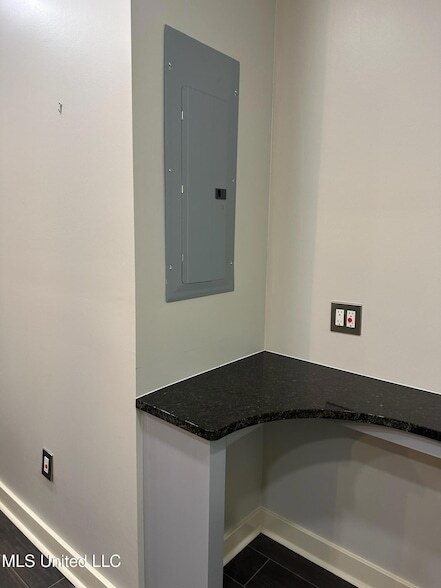 Building Photo - 3564 Cowan Pl