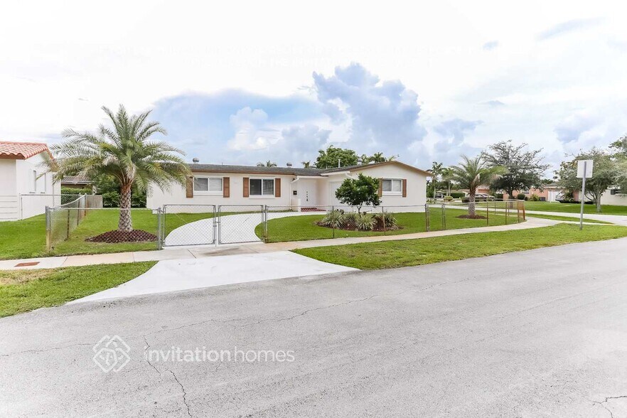 Building Photo - 8501 NW 184th St