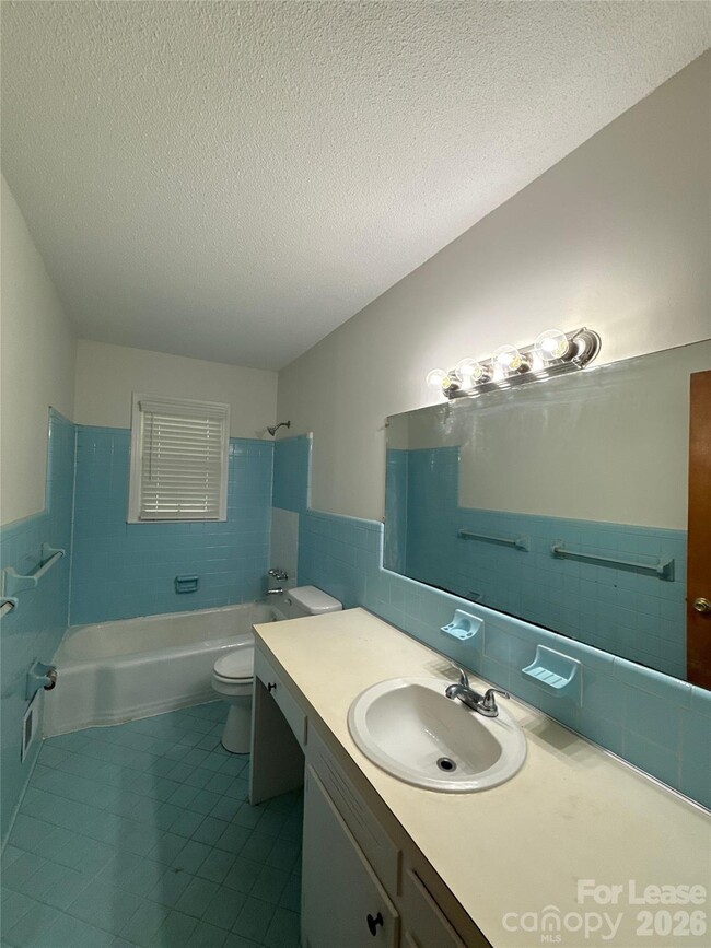 Building Photo - 112 NC-218