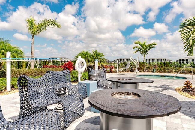 Building Photo - 5651 Double Eagle Cir