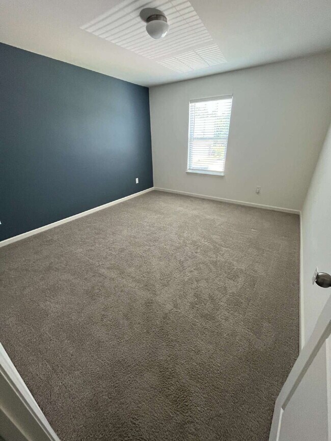 Building Photo - 4028 Centerpiece Ct