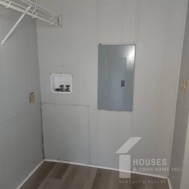 Building Photo - 1418 Anderson Ridge Rd