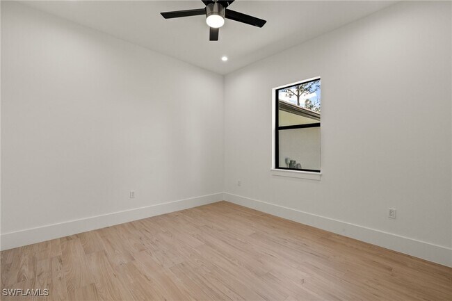 Building Photo - 1587 Golden Gate Blvd W