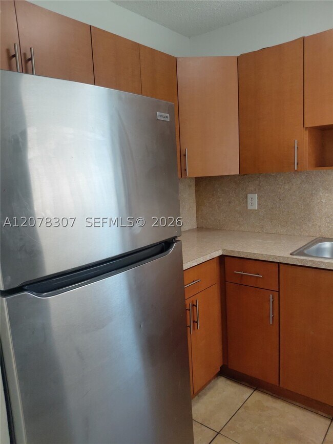 Building Photo - 5461 W 24th Ave
