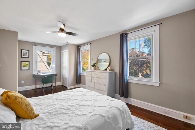 Building Photo - 404 S Jackson St