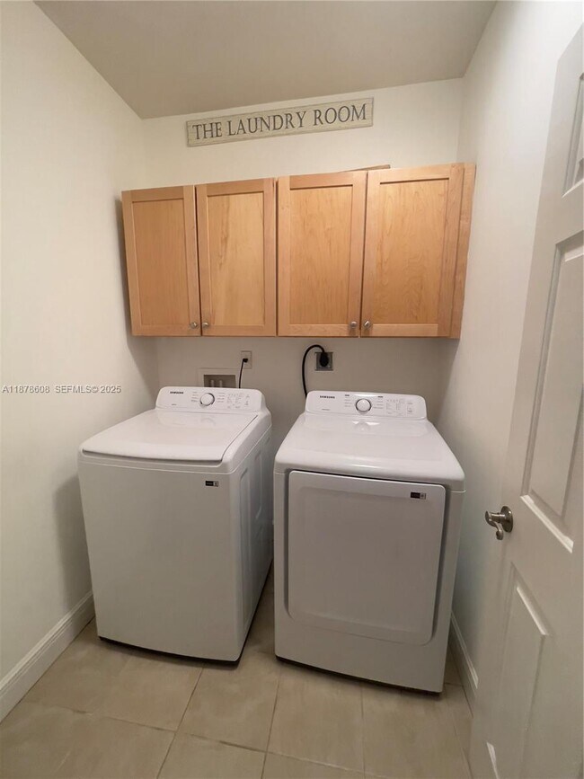 Building Photo - 3470 NW 17th Terrace