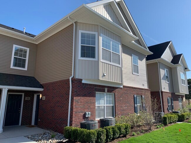 Building Photo - 8302 Towne Center Cir