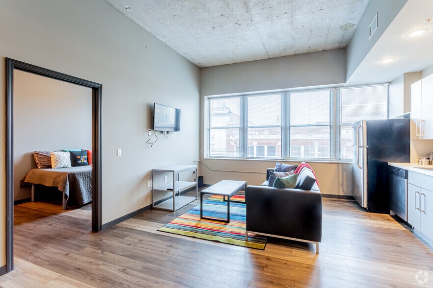 1BR, 1BA - 636 SF - The U at Park East