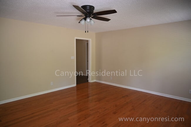 Building Photo - 101 Overlook Ct