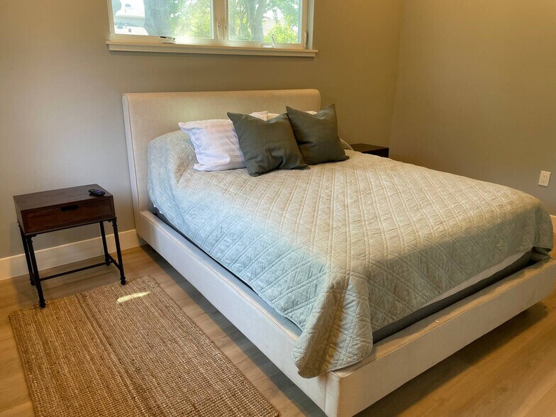 Building Photo - 198 Vía Del Sol