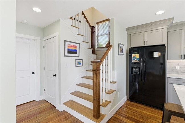 Building Photo - 1124 Narragansett Blvd